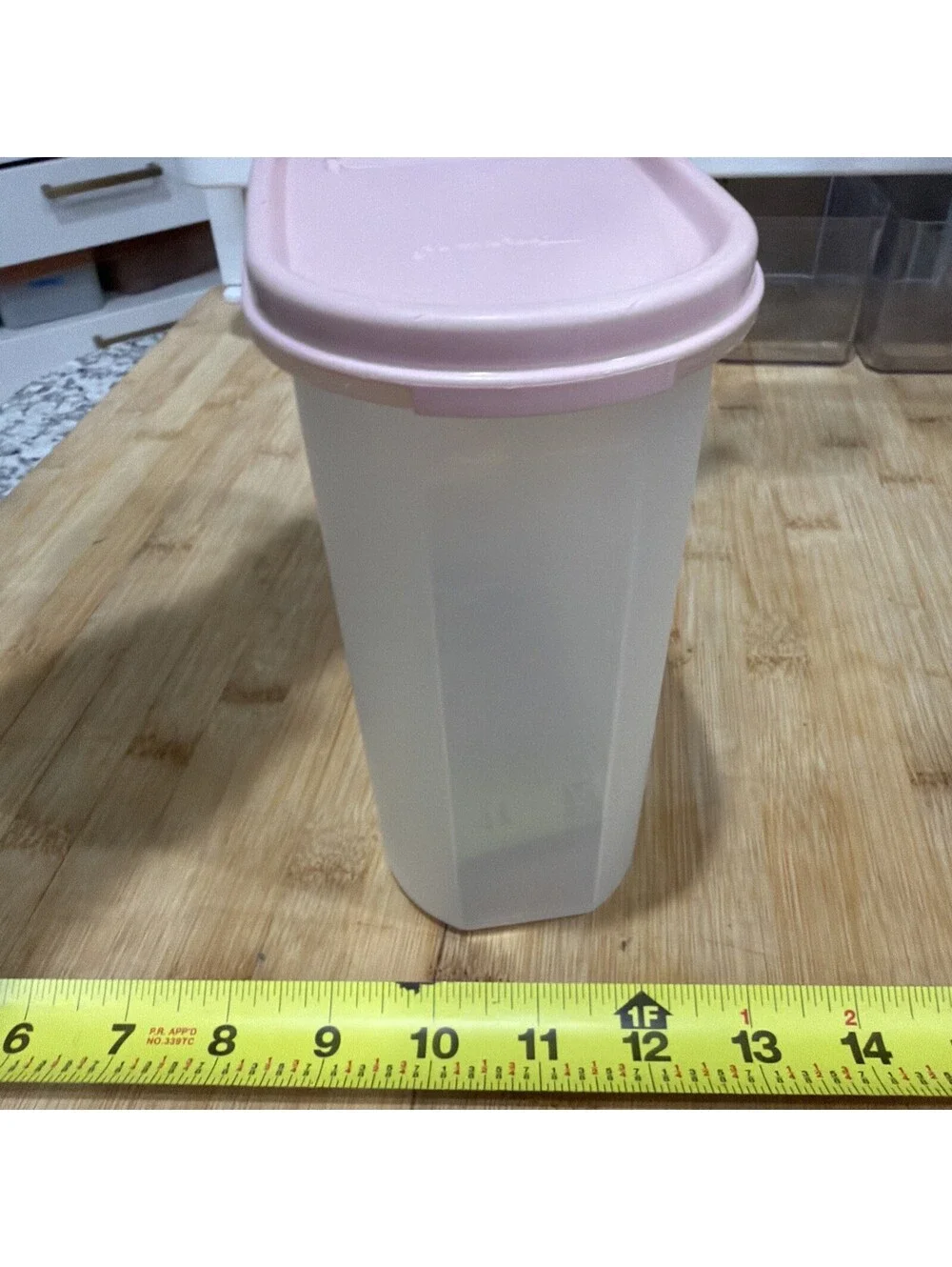 Vintage Tupperware Large Cereal Keeper With Flip Lid Pink 7 1/4 Cup 1.7 L #1513*